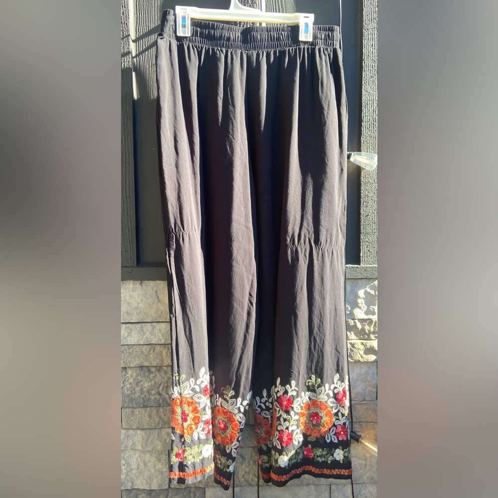 Black Embroidered Wide Leg Pants - Picture 5 of 9